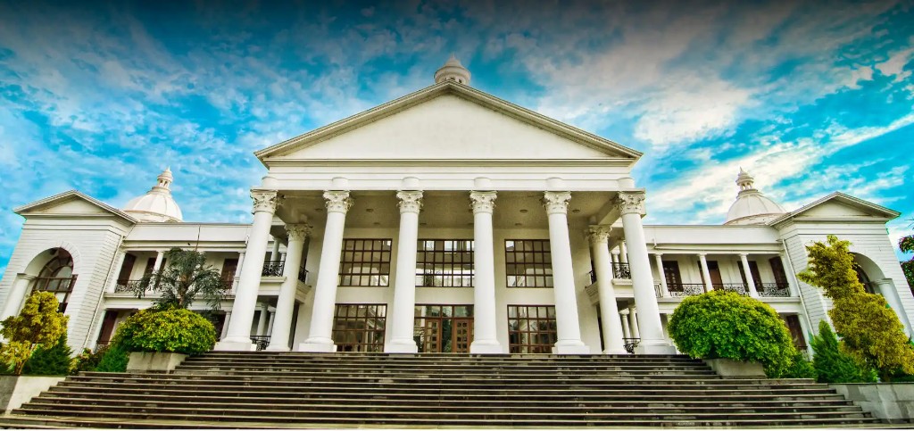 Alliance University Doubles Application Conversions in Peak Admissions with Voice AI